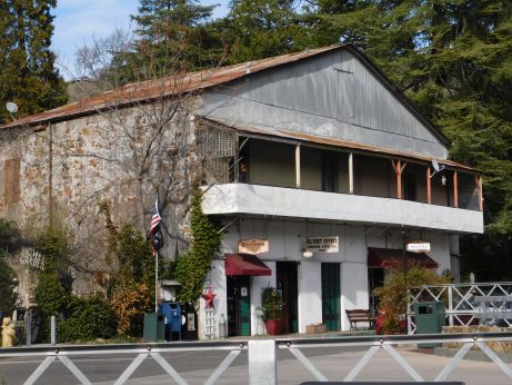 [Picture of Chichizola Store]